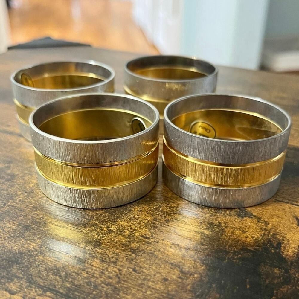 Wm. A. Rogers Set of 4 Silver Plated Napkin Rings Elegant Holiday Decorative